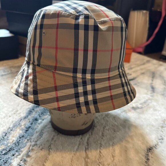 Burberry Tan and Cream Hat - Picture 1 of 3